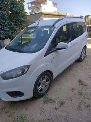 2018 Ford Tourneo Courier 1.5 TDCi dizel manuel minivan & Panelvan - Fotoğraf 2