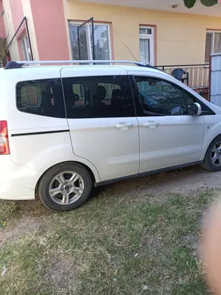 2018 Ford Tourneo Courier 1.5 TDCi dizel manuel minivan & Panelvan - Fotoğraf 3