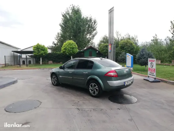 2004 Renault Megane 1.6 benzinli manuel otomobil - Fotoğraf 2