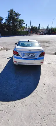 2012 Hyundai Accent Blue 1.6 CRDI dizel otomatik otomobil - Fotoğraf 2