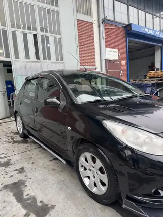 2011 Peugeot 206+ 1.4 benzinli manuel otomobil - Fotoğraf 3