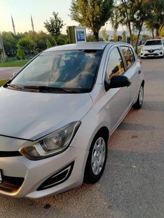 2012 Hyundai i20 1.2 D-CVVT benzinli manuel otomobil - Fotoğraf 3