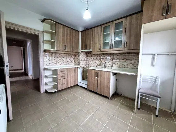 Sakarya Adapazarı 15 Temmuz Camili Mahallesi 3+1 135 m² kiralık daire - Fotoğraf 3