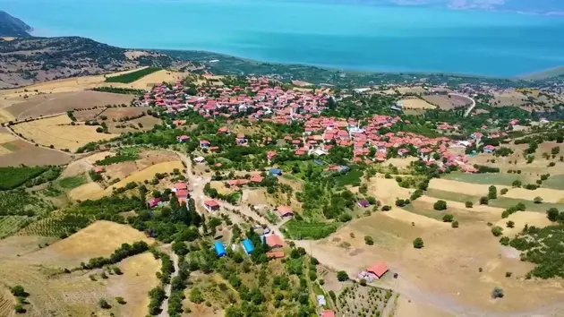 Isparta Gelendost Yeşilköy Köyü Mahallesi 1.274 m² satılık konut arsa - Fotoğraf 2