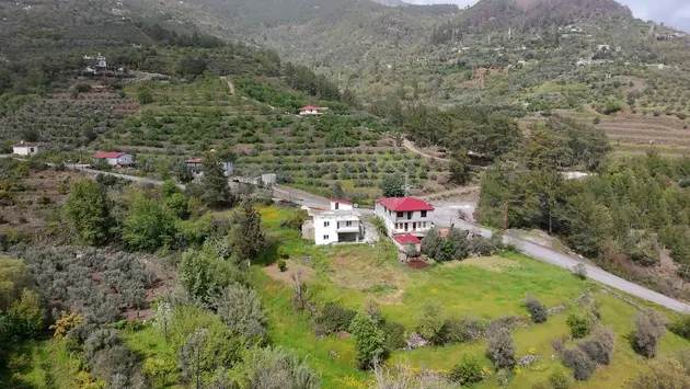 Antalya Alanya Şıhlar Mahallesi 586 m² satılık villa arsa - Fotoğraf 2