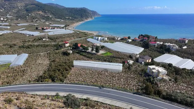 Antalya Gazipaşa Yakacık Mahallesi 854 m² satılık villa arsa - Fotoğraf 2