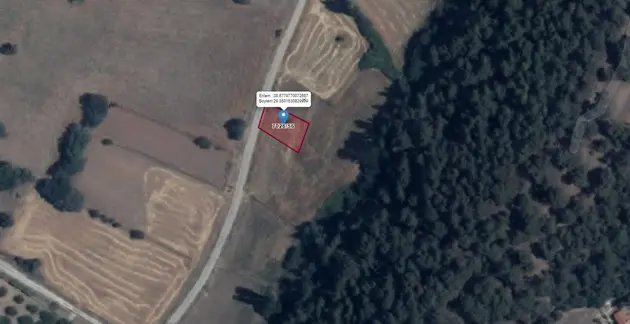 Uşak Merkez Hacıkadem Mahallesi 431 m² satılık tarla arsa - Fotoğraf 2