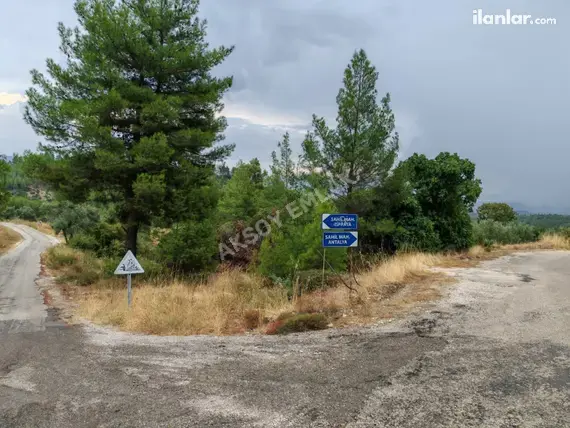 Burdur Bucak Çamlık Mahallesi 684 m² satılık tarla arsa - Fotoğraf 2