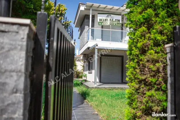 İzmir Çeşme Altınyunus Mahallesi 3+1 150 m² kiralık villa - Fotoğraf 3