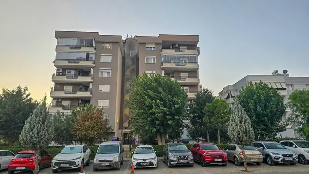 İzmir Buca Efeler Mahallesi 3+1 240 m² satılık daire - Fotoğraf 3