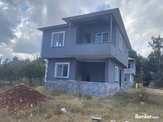 Mersin Erdemli Güzeloluk Mahallesi 3+1 150 m² satılık villa - Fotoğraf 2