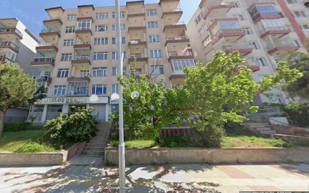 Uşak Merkez Cumhuriyet Mahallesi 3+1 140 m² kiralık daire - Fotoğraf 2