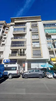 İzmir Karşıyaka Şemikler Mahallesi 3+1 140 m² satılık daire - Fotoğraf 2