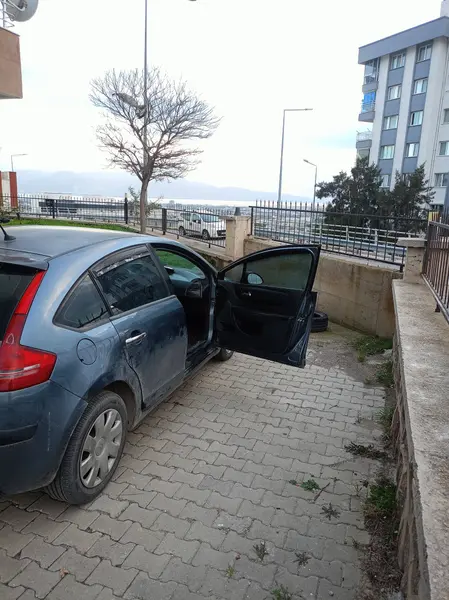 İlan Görseli https://cdn.ilanlar.com/images/l1/l2/{width}/{height}/10005185_1774720985700103685.jpg