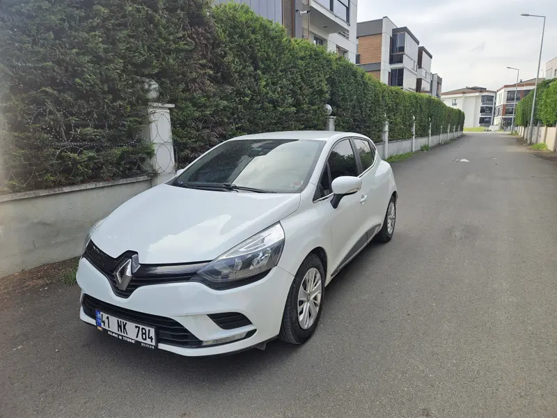 2019 trafiğe çıkışlı beyaz Clio