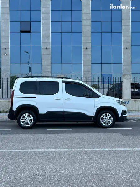 2019 Peugeot Rifter 1.5 BlueHDI dizel otomatik minivan & Panelvan - Fotoğraf 1