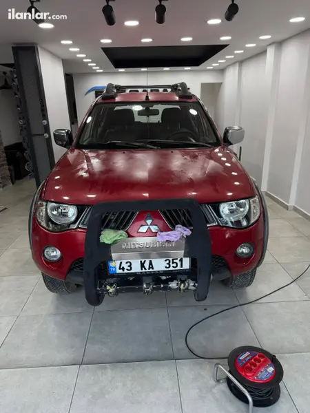 2010 Mitsubishi L 200 4x2 dizel otomatik arazi, SUV, Pick-up - Fotoğraf 1