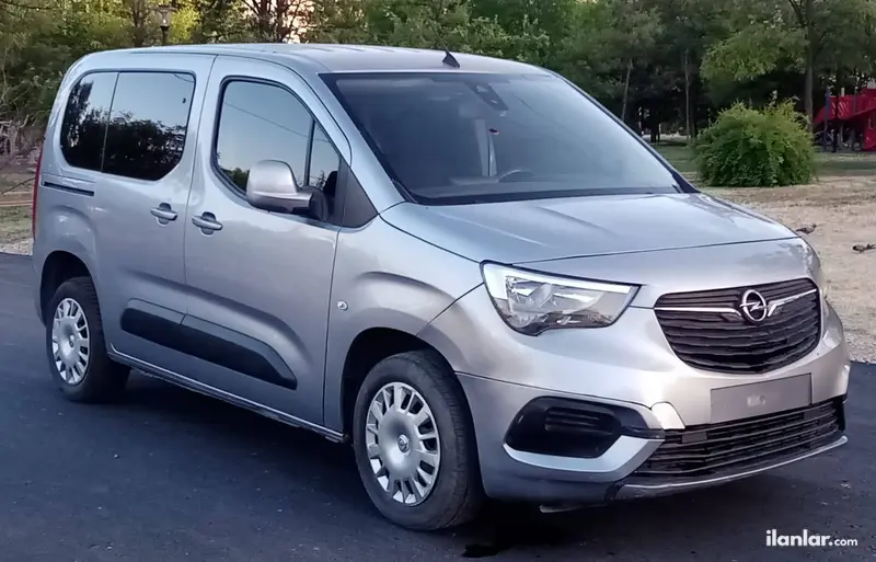 2022 Opel Combo 1.5 CDTI dizel manuel minivan & Panelvan - Fotoğraf 1