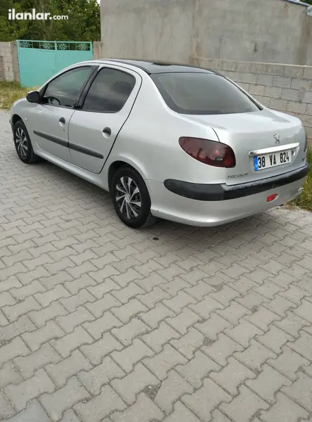 2009 Peugeot 206 1.4 benzinli manuel otomobil - Fotoğraf 1