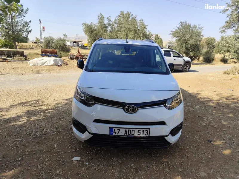 2023 Toyota Proace City 1.5 D dizel otomatik minivan & Panelvan - Fotoğraf 1