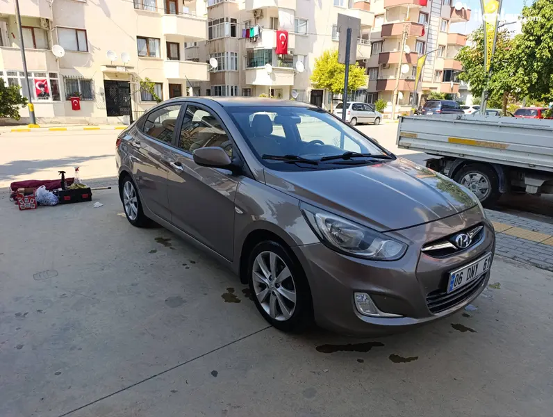 2012 Hyundai Accent Blue 1.4 CVVT lPG otomatik otomobil - Fotoğraf 1