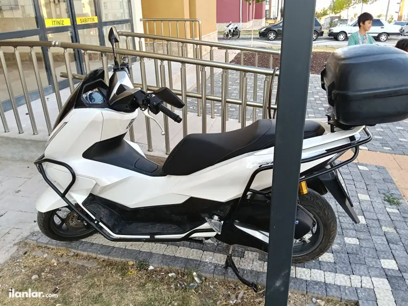 2026 Honda PCX125 DX benzinli otomatik motosiklet - Fotoğraf 1