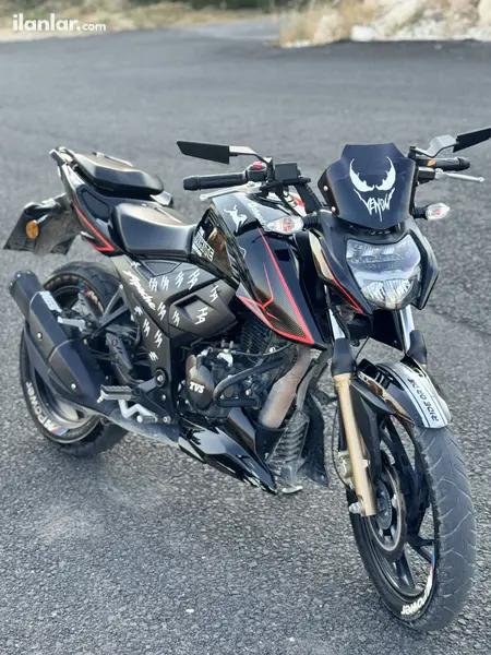 2024 TVS Apache RTR 200 benzinli manuel motosiklet - Fotoğraf 1