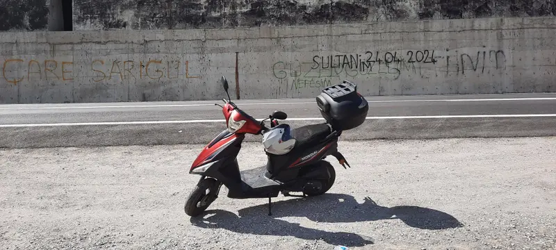 2022 Mondial 50 Loyal benzinli otomatik motosiklet - Fotoğraf 1
