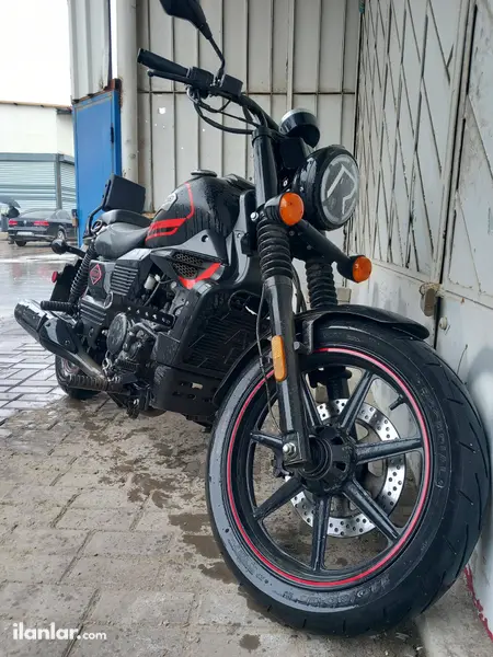 2023 UM Renegade Vegas 125 benzinli manuel motosiklet - Fotoğraf 1