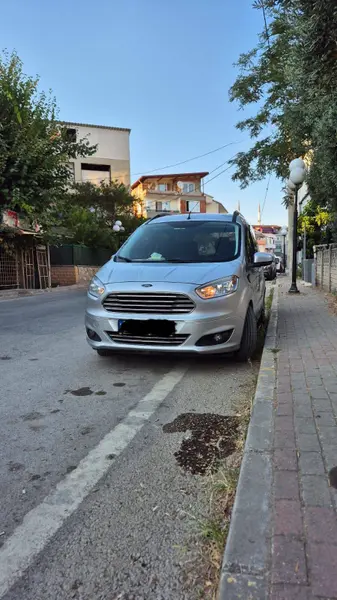2015 Ford Tourneo Courier 1.6 TDCi dizel manuel minivan & Panelvan - Fotoğraf 1