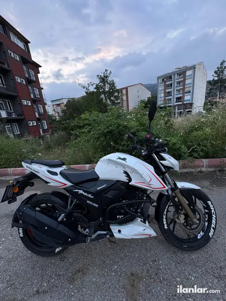 2023 TVS Apache RTR 200 benzinli manuel motosiklet - Fotoğraf 1