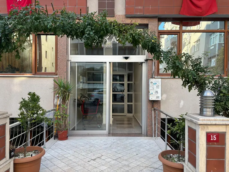 İlan Görseli https://cdn.ilanlar.com/images/l1/l2/{width}/{height}/30000318_1746359366899106411.jpg