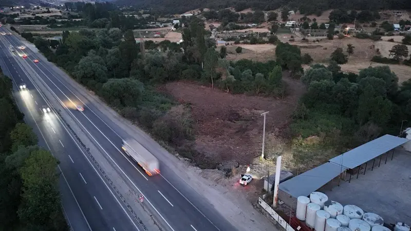 İlan Görseli https://cdn.ilanlar.com/images/l1/l2/{width}/{height}/30001080_1757786100789522398.jpg