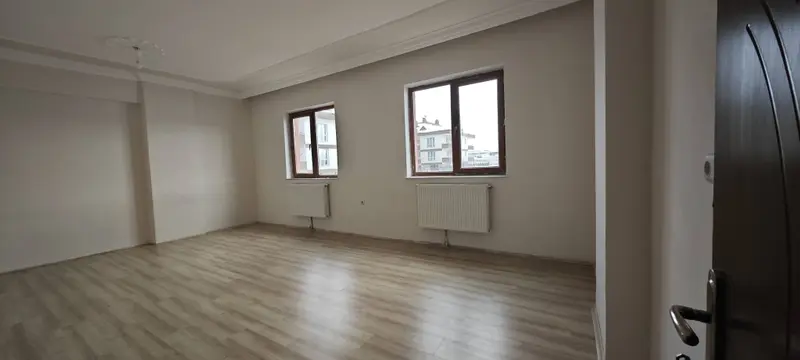 İlan Görseli https://cdn.ilanlar.com/images/l1/l2/{width}/{height}/30003207_1757780231880774125.jpg