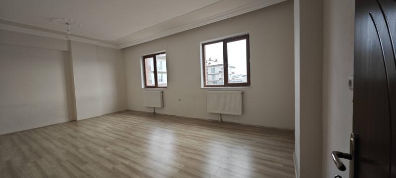 İlan Görseli https://cdn.ilanlar.com/images/l1/l2/{width}/{height}/30003207_1757780231880774125.jpg