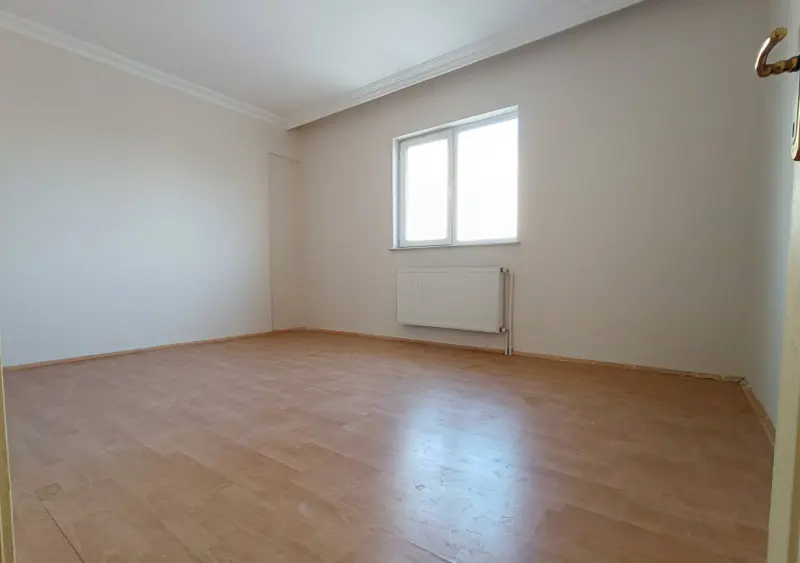 İlan Görseli https://cdn.ilanlar.com/images/l1/l2/{width}/{height}/30003273_1757943952424704763.jpg