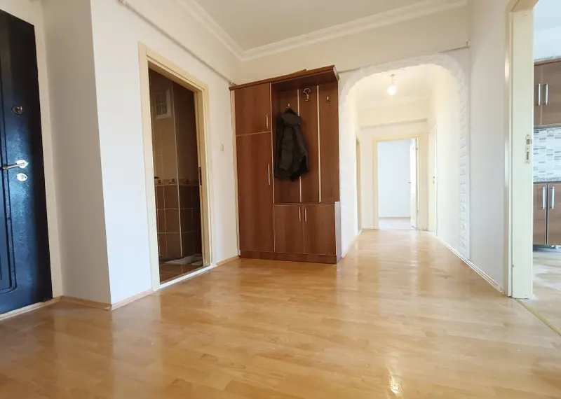 İlan Görseli https://cdn.ilanlar.com/images/l1/l2/{width}/{height}/30003273_1757944112491703867.jpg