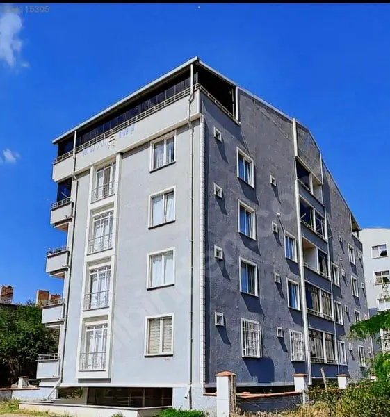 İlan Görseli https://cdn.ilanlar.com/images/l1/l2/{width}/{height}/30003323_1760304378558656946.jpg