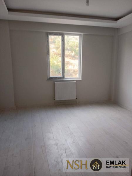 İlan Görseli https://cdn.ilanlar.com/images/l1/l2/{width}/{height}/30004975_1761728704561794727.jpg