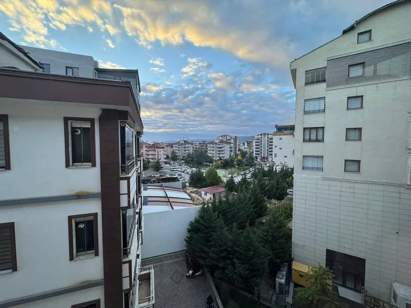 İlan Görseli https://cdn.ilanlar.com/images/l1/l2/{width}/{height}/30005072_1761894241004058193.jpg