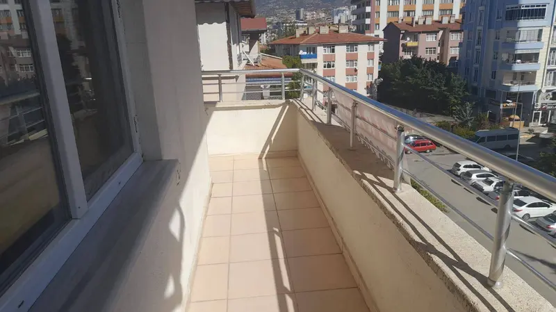 İlan Görseli https://cdn.ilanlar.com/images/l1/l2/{width}/{height}/30005194_1762151026837239409.jpg