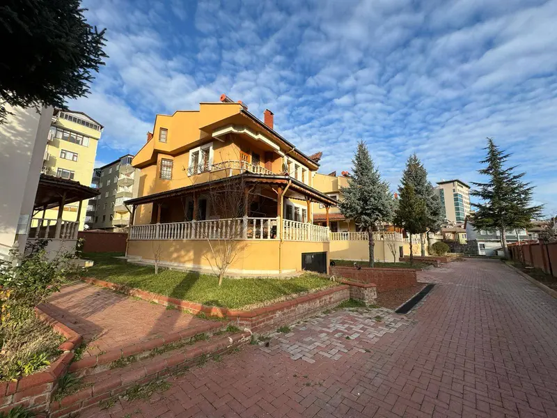 İlan Görseli https://cdn.ilanlar.com/images/l1/l2/{width}/{height}/30005216_1762170699520893946.jpg