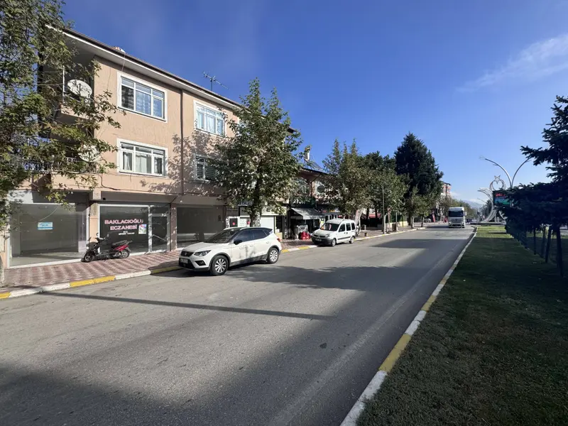 İlan Görseli https://cdn.ilanlar.com/images/l1/l2/{width}/{height}/30005225_1762179024173715510.jpg