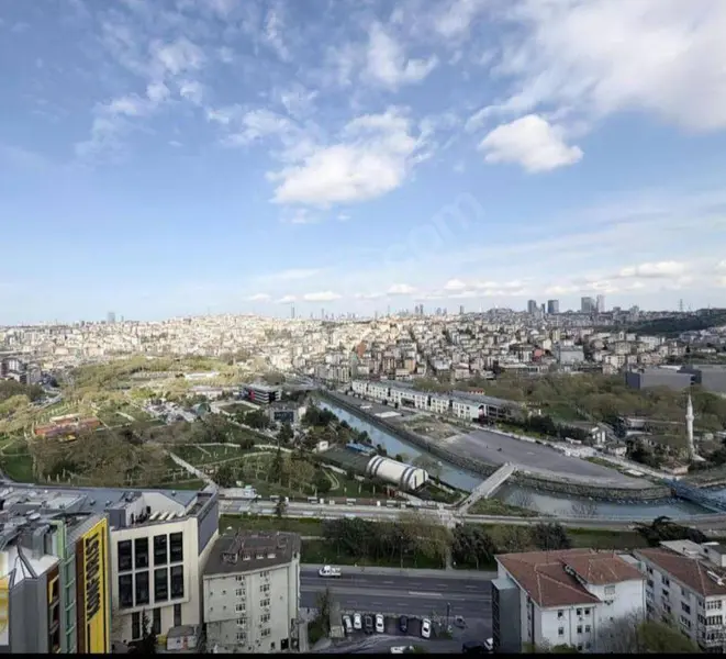 İlan Görseli https://cdn.ilanlar.com/images/l1/l2/{width}/{height}/30005298_1762464143937990525.jpg