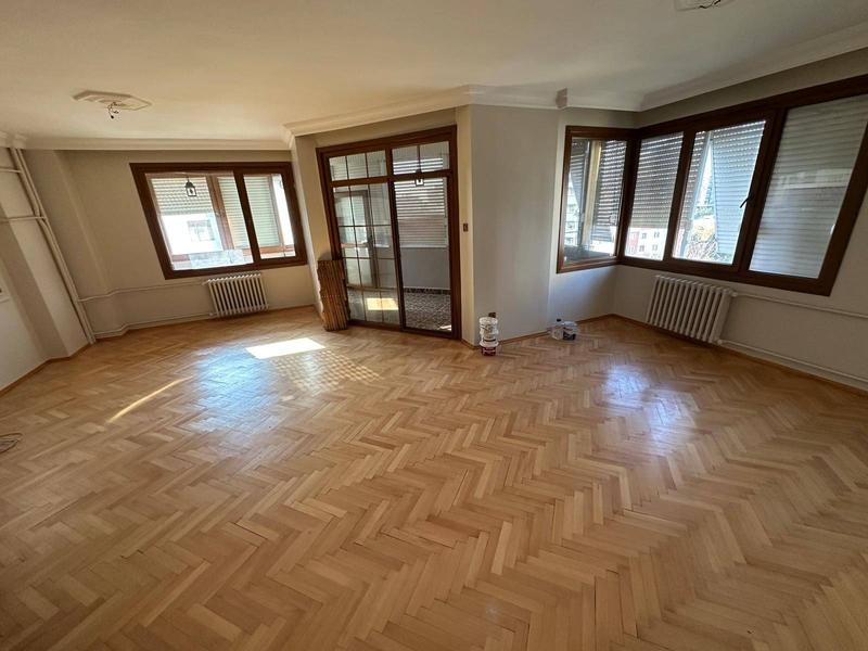 İlan Görseli https://cdn.ilanlar.com/images/l1/l2/{width}/{height}/30005392_1763464612162388372.jpg