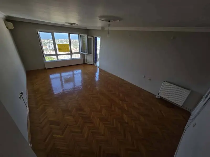 İlan Görseli https://cdn.ilanlar.com/images/l1/l2/{width}/{height}/30005399_1762879882181180446.jpg