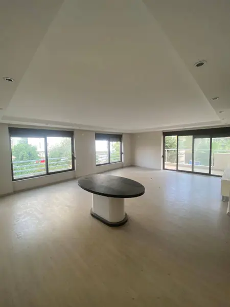 İlan Görseli https://cdn.ilanlar.com/images/l1/l2/{width}/{height}/30005415_1762941414496182281.jpg