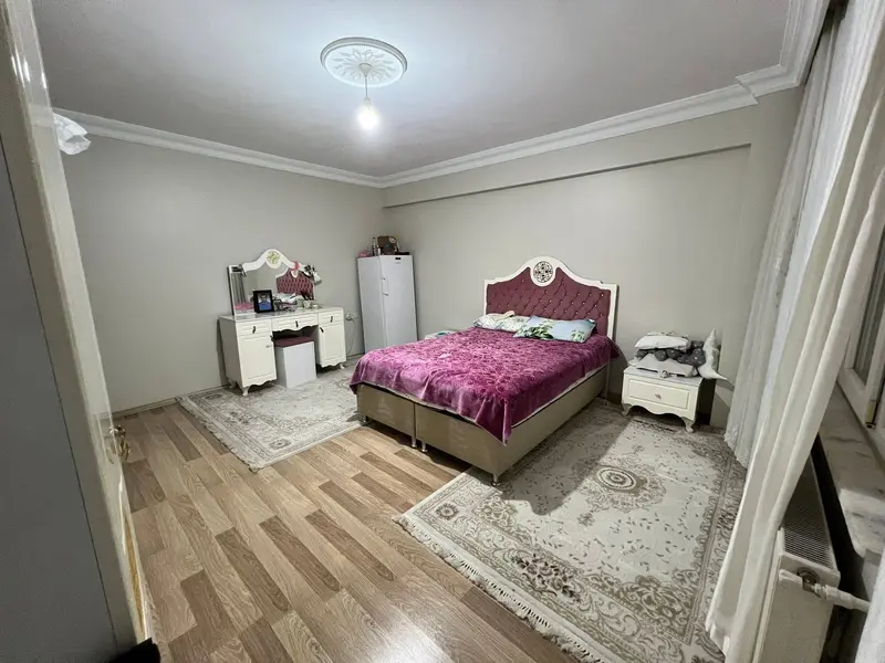 İlan Görseli https://cdn.ilanlar.com/images/l1/l2/{width}/{height}/30005498_1763280840238437156.jpg