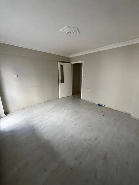 İlan Görseli https://cdn.ilanlar.com/images/l1/l2/{width}/{height}/30005554_1763471273830940956.jpg