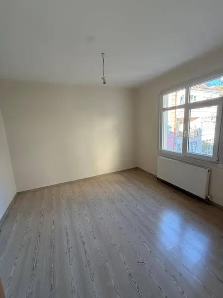 İlan Görseli https://cdn.ilanlar.com/images/l1/l2/{width}/{height}/30005563_1763500076637400443.jpg